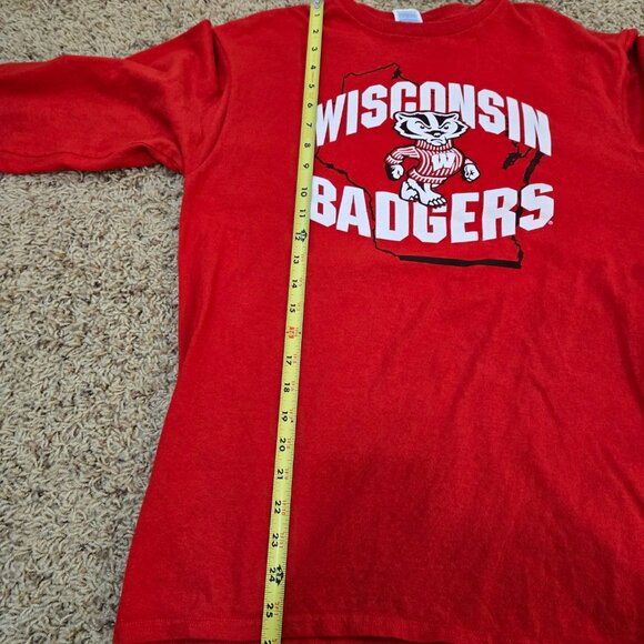 Wisconsin Badgers Red Long Sleeve Shirt Adult Size Medium NWOT - Picture 8 of 8
